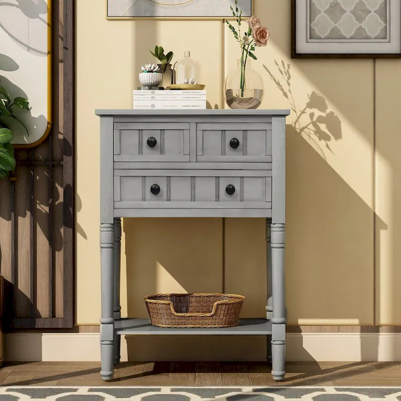 Console en bois massif vieilli avec trois tiroirs de rangement et une étagère inférieure